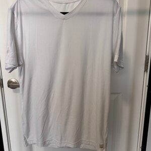 Vuori V-Neck Tee - white